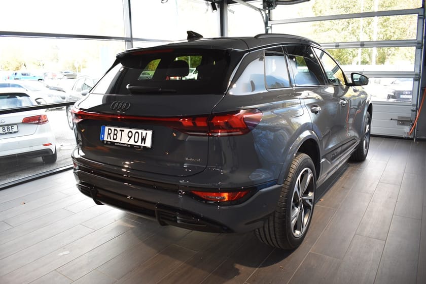 Bild 3 av Audi Q6 e-tron quattro SUV 285 kW / 388 HK  S-LINE