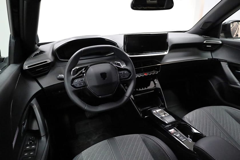 Bild 3 av Peugeot 2008 1.2 PureTech 130Hk  Allure Automat