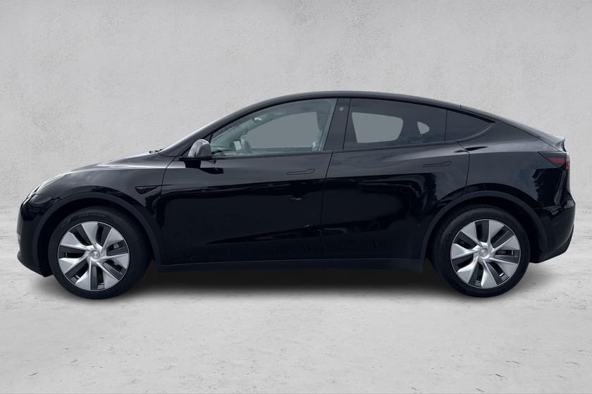 Bilde 2 av Tesla Model Y Long Range AWD LR/AWD/H.feste/Panorama/Skinn/2 hjulsett++
