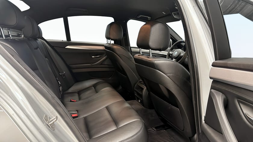 Bild 5 av BMW 520d xDrive Sedan (190hk) M-SPORT / NAVI / KAMERA