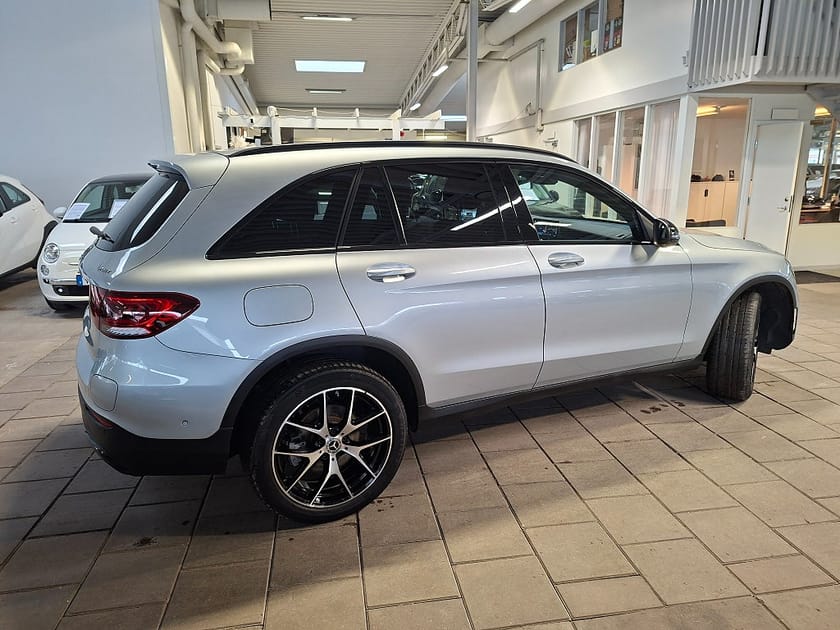 Bild 3 av Mercedes-Benz GLC 300 e 4MATIC 9G-Tronic AMG Plus Sport