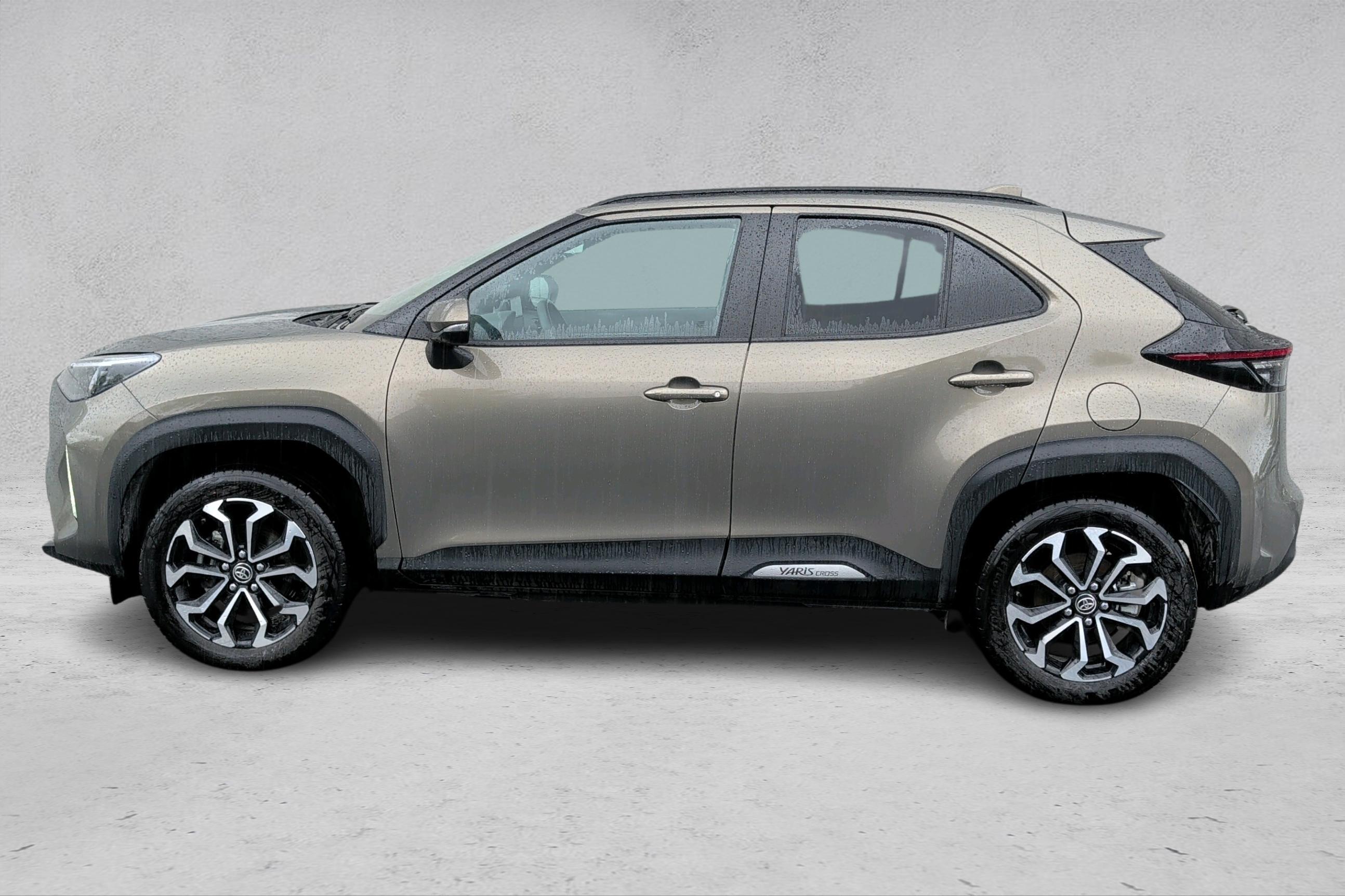 Thumnail bilde 1 av Toyota Yaris Cross Hybrid 115 AWD-i