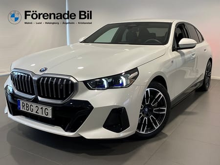 BMW i5 eDrive40 Sedan 4,95% ränta M-Sport Backkamera Drag