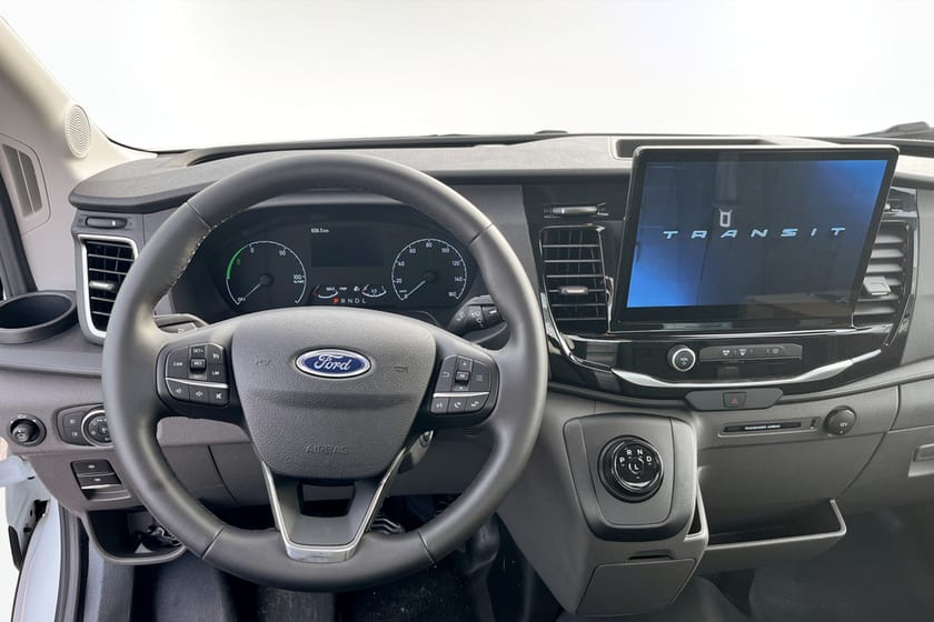 Bild 4 av Ford E-Transit 350 Chassi Cab Enkelhyt Flakbil Trend L4 BEV 184 hk / 135 kW 1AT RWD