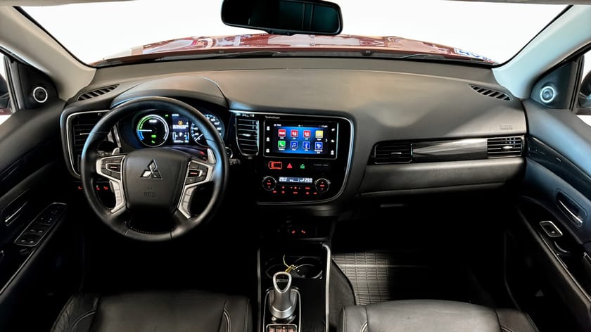 Bild 4 av Mitsubishi Outlander PHEV CVT, 203hk, 4WD, 1 ÅRS GARANTI