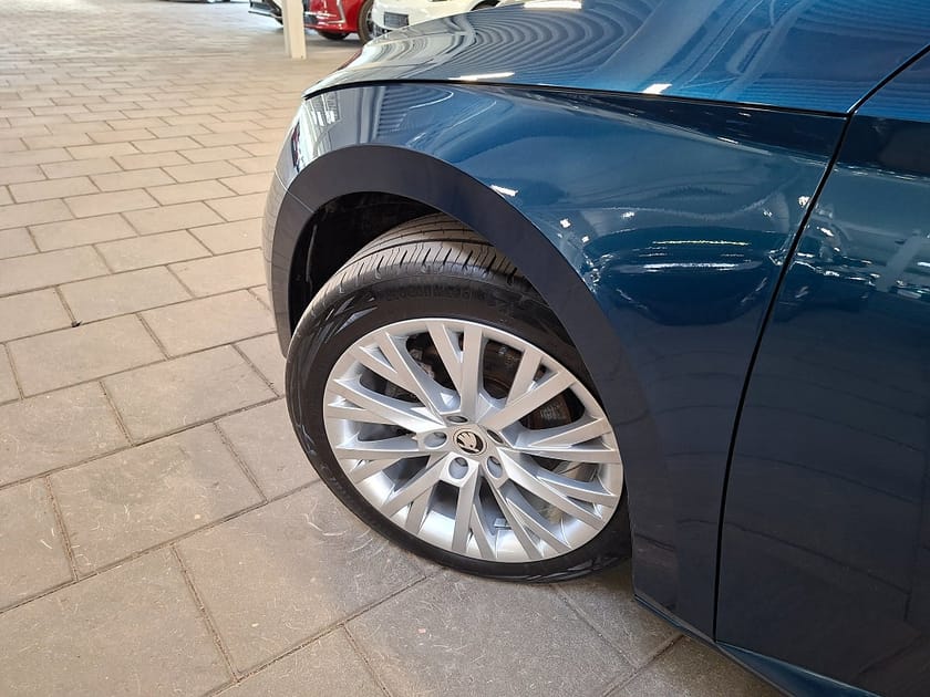 Bild 5 av Škoda Superb iV Kombi Skoda 1.4 TSI 218 hk Plugin Hybrid (4080 mil)