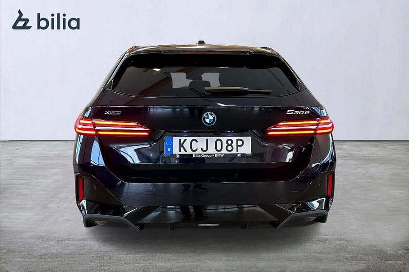 Bild 4 av BMW 530e xDrive Touring | M Sport Business Ed | Drag | 20" | B&W