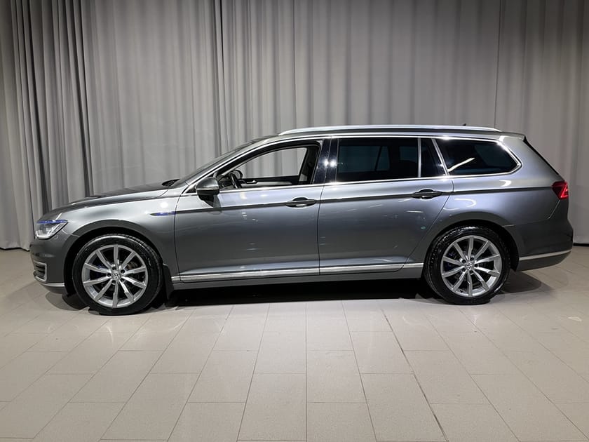 Bild 3 av Volkswagen Passat Variant GTE SC Executive DSG, Drag
