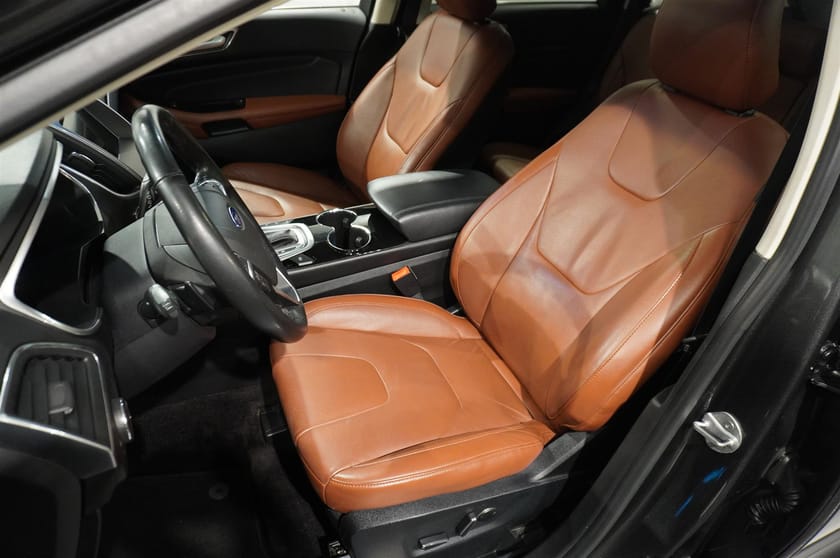 Bild 5 av Ford Edge 2.0 TDCi AWD 210hk Aut Titanium Panorama Värmare Drag