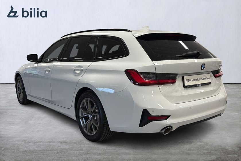 Bild 2 av BMW 330e Touring Sportline | Aktiv farth. | PDC | 17"