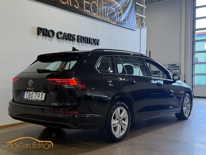 Bild 4 av Volkswagen Golf Sportscombi 1.5 eTSI 131hk | Carplay | Cockpit