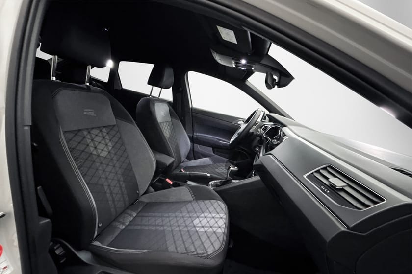 Bild 4 av Volkswagen Taigo 1.0 TSI R-Line CarPlay P-Sensorer Cockpit