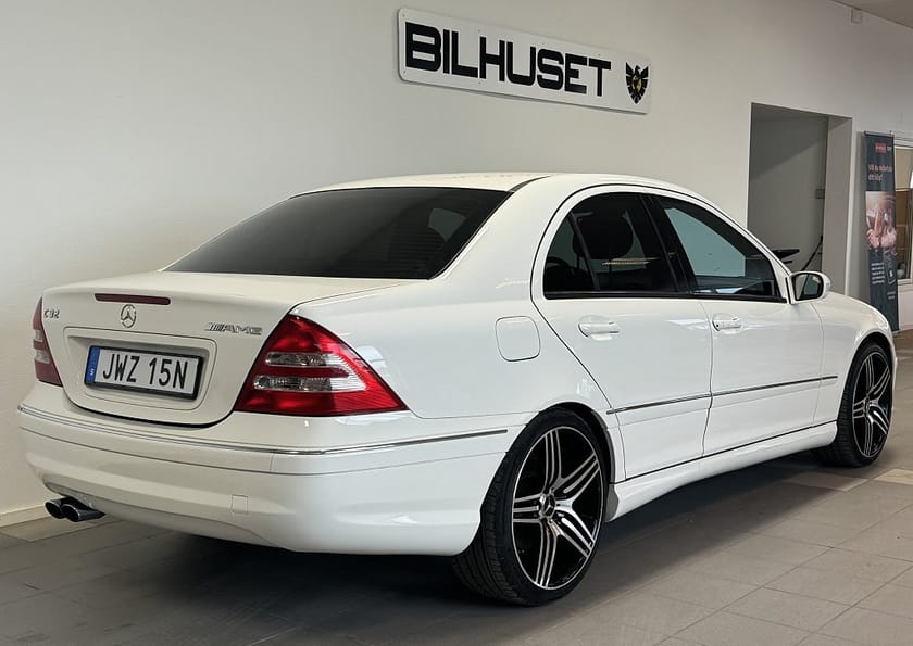 Bild 2 av Mercedes-Benz C 32 AMG 