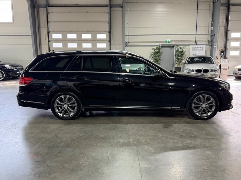 Bild 3 av Mercedes-Benz E 220 T BlueTEC 9G-Tronic Drag B-kamera 170hk