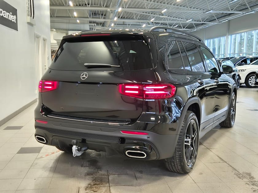 Bild 4 av Mercedes-Benz GLB 220 d 4MATIC 8G AMG Premium, Dvärm, Pano, Drag,Rattvärm