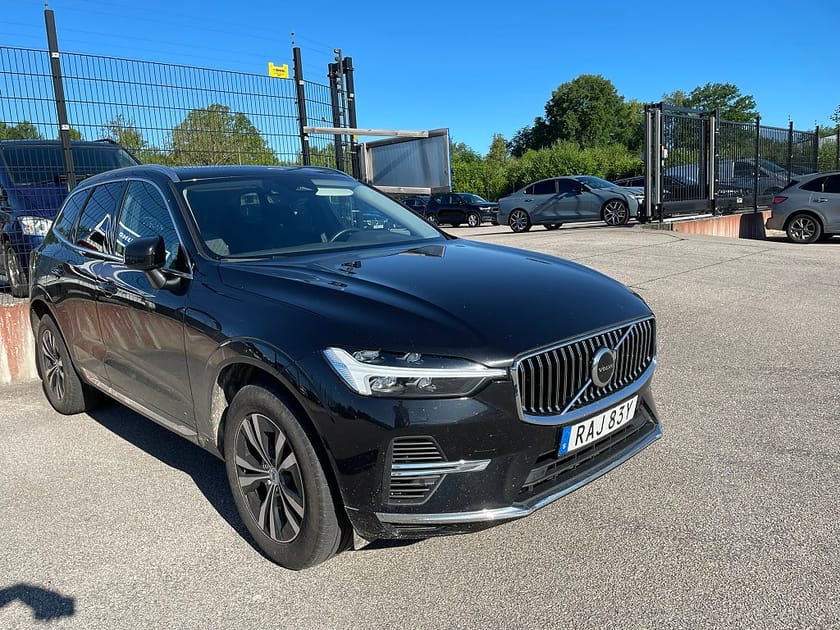 Bild 2 av Volvo XC60 T6 Recharge Core Bright plug in AWD 350HK 4x4 Panorama