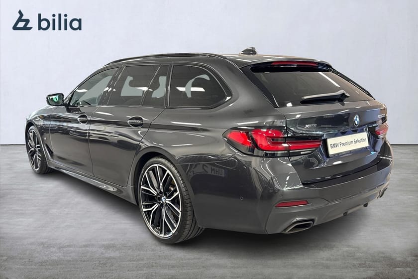 Bild 2 av BMW 530d xDrive Touring M-sport| Panorama | H&K | Drag | Värmare