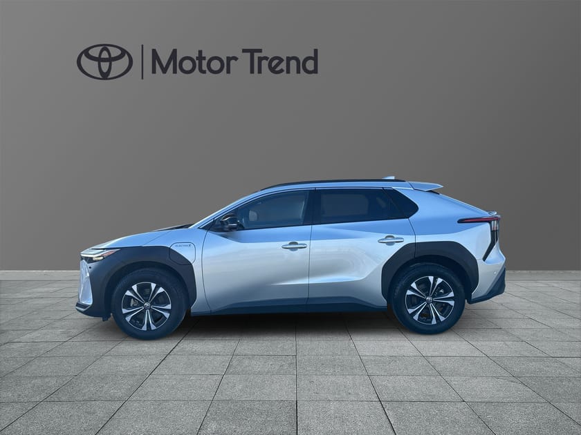 Bild 4 av Toyota bZ4X AWD EXECUTIVE | KEYLESS | 360° | VENTILERADE SÄTEN |