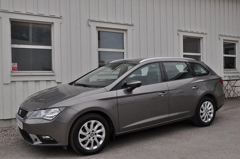 Bild 2 av SEAT Leon ST 1.2 TSI Aut Style 110hk Backkamera Motorvärmare