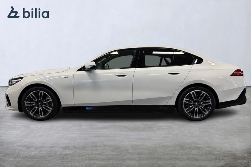 Bild 3 av BMW i5 eDrive40 Sedan eDrive 40 M-sport | H&K | Drag | Aktiv farth.