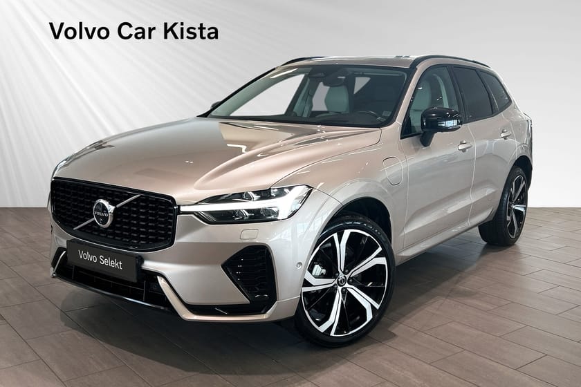 Bild 1 av Volvo XC60 Recharge T6 II Ultimate Dark B/W Pano Drag HUD