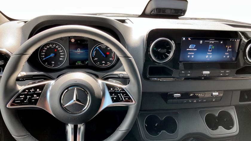 Bild 4 av Mercedes-Benz eSprinter 420 Chassi 81 kWh EH A3 SELECT