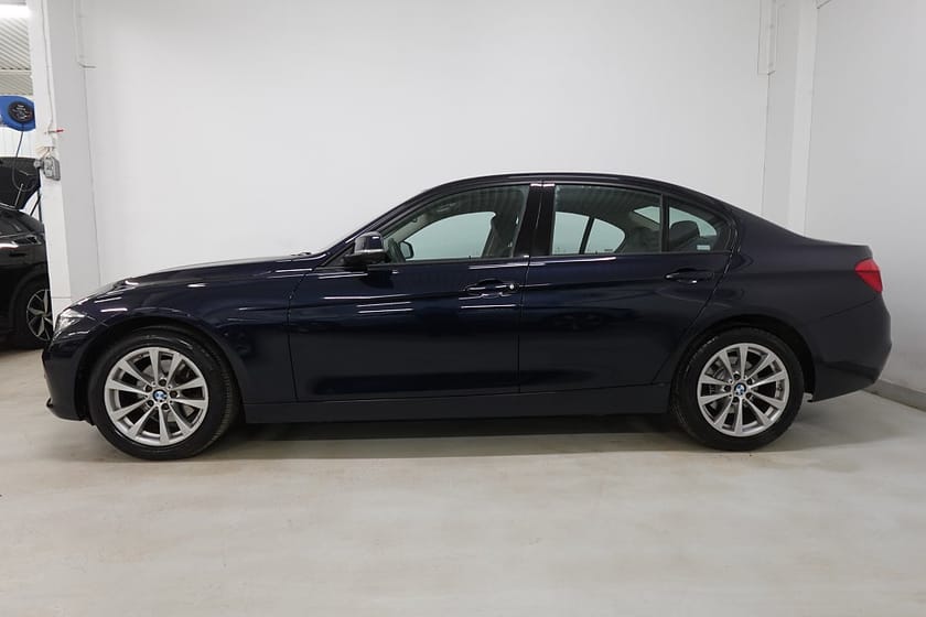 Bild 3 av BMW 320d xDrive Sedan 320 Aut Sport line M-sport ratt Dragkrok