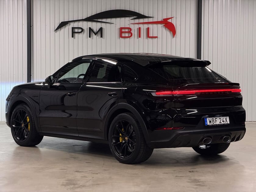 Bild 3 av Porsche Cayenne Turbo E-Hybrid Coupé / GT-Package / En-Ägare / Sv-Såld