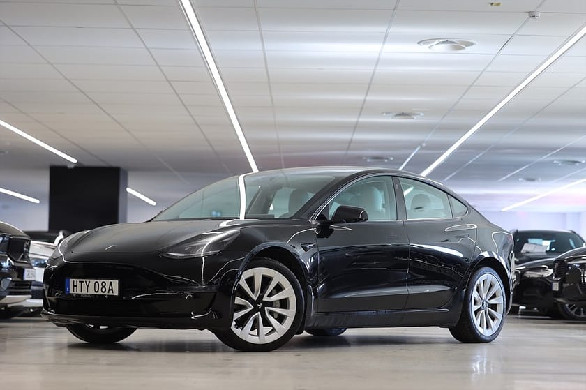 Bild 3 av Tesla Model 3 Long Range AWD 440hk AP Pano Läder Navi Drag