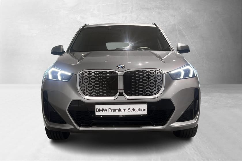 Bilde 2 av BMW iX1 xDrive30 Fully Charged,M-Sport,Pano,H/K,h-feste