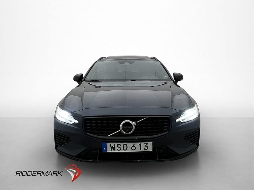 Bild 2 av Volvo V60 Recharge T8 AWD R-Design Pano H/K Värmare 360°