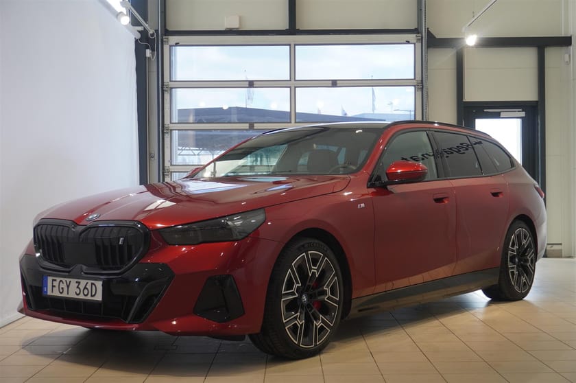 Bild 1 av BMW i5 eDrive40 Touring M Sport Pro Panorama Fartpilot Pro Drag