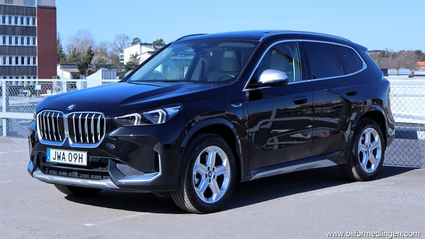 Bild 2 av BMW X1 xDrive30e Plug-In-Hybrid X-Line Pano S/V-hjul
