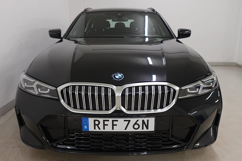 Bild 2 av BMW 330e xDrive Touring Steptronic M Sport Drag P-Värme 292hk