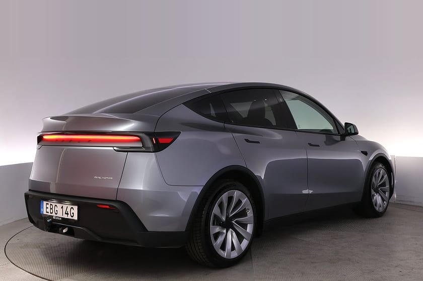 Bild 5 av Tesla Model Y Long Range AWD Autopilot Pano Drag 20" Helix