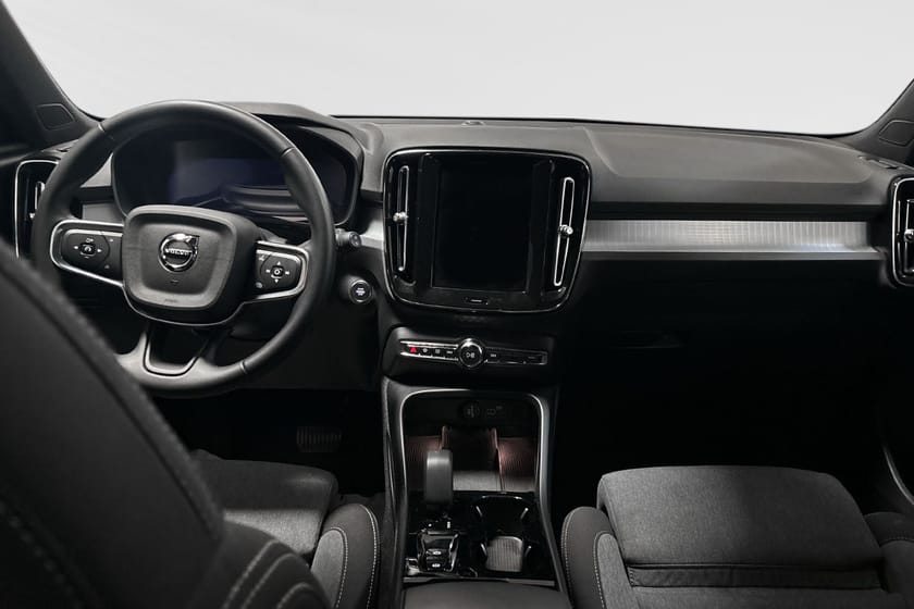 Bild 5 av Volvo XC40 B4 FWD Bensin Plus Dark