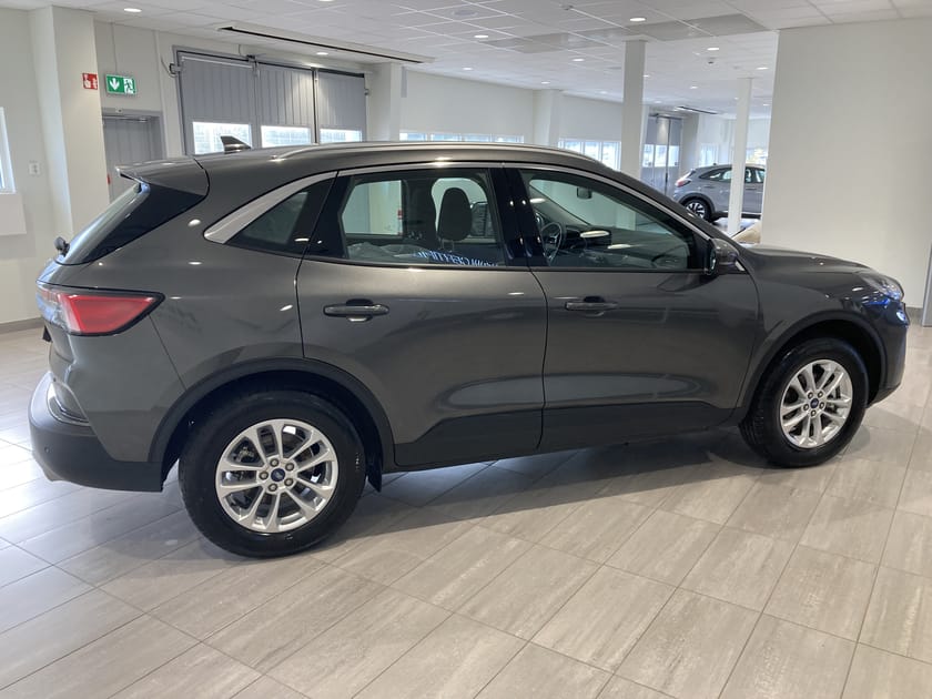 Bild 4 av Ford Kuga Plug-In Hybrid Titanium PHEV 64KM / Vinter Pkt. TITANIUM 225HK, 64KM PÅ EL