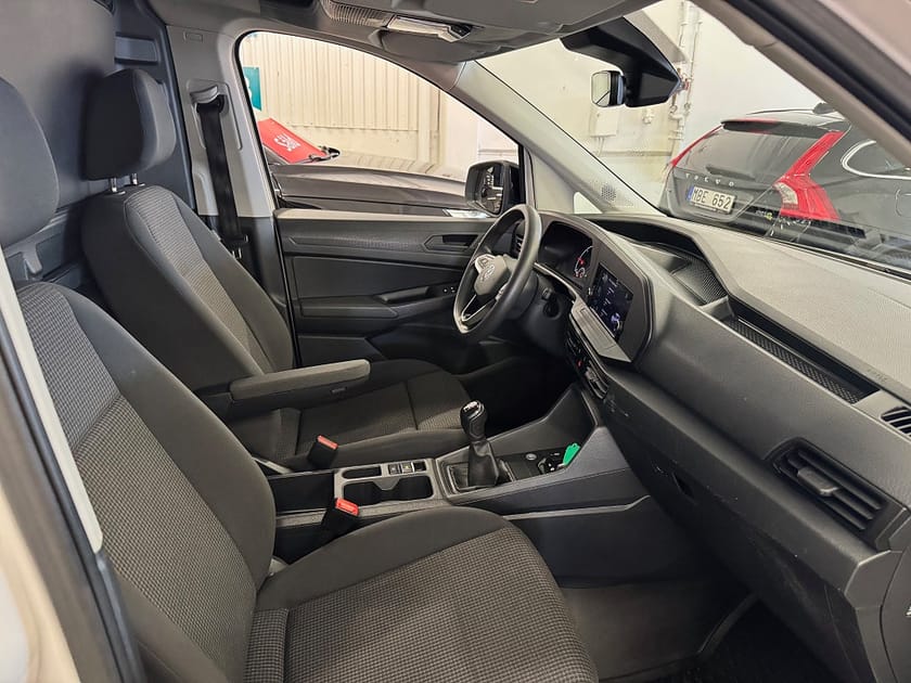 Bild 5 av Volkswagen Caddy Cargo 2.0 TDI BMT SKÅP / DRAG / VÄRMARE / MOMS