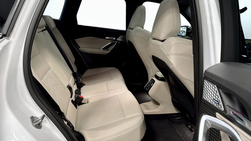 Bild 5 av BMW iX1 xDrive30 M Sport Innovation Comfort Travel 20"