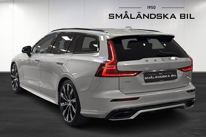 Bild 3 av Volvo V60 D4 AWD Geartronic R-Design 190hk