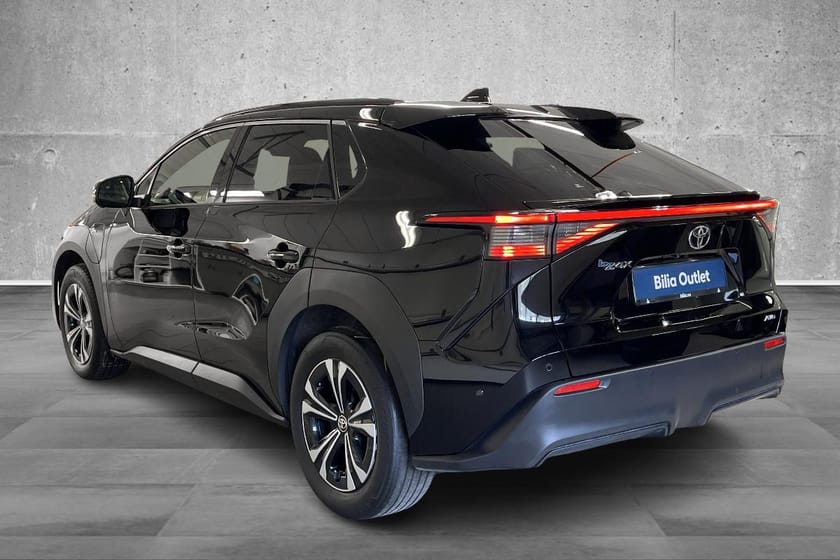 Bilde 2 av Toyota bZ4X Executive, Skinn, JBL lyd, Adaptiv Cruise, 360 kamera