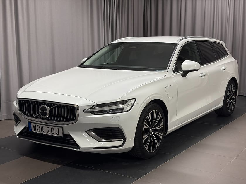 Bild 1 av Volvo V60 Recharge T6 AWD Core Edition Inkl. Vinterhjul Dragkrok