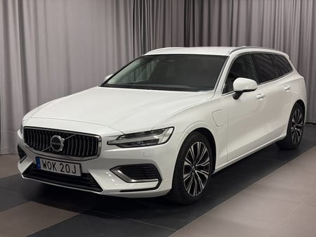 Volvo V60 Recharge T6 AWD Core Edition Inkl. Vinterhjul Dragkrok