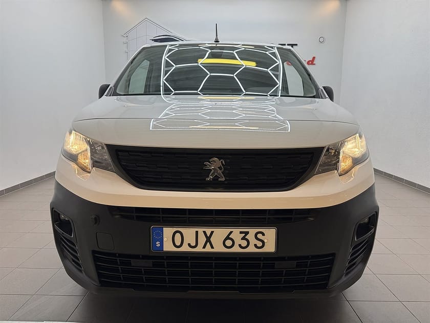 Bild 5 av Peugeot Partner L1 1.5 102hk Moms M-värmare/Krok/Carplay/1Brukare