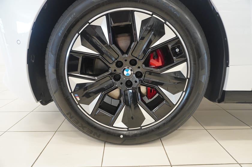 Bild 5 av BMW iX xDrive60 Fully Charged M Sport Pro Ed Drag DA Pro H K