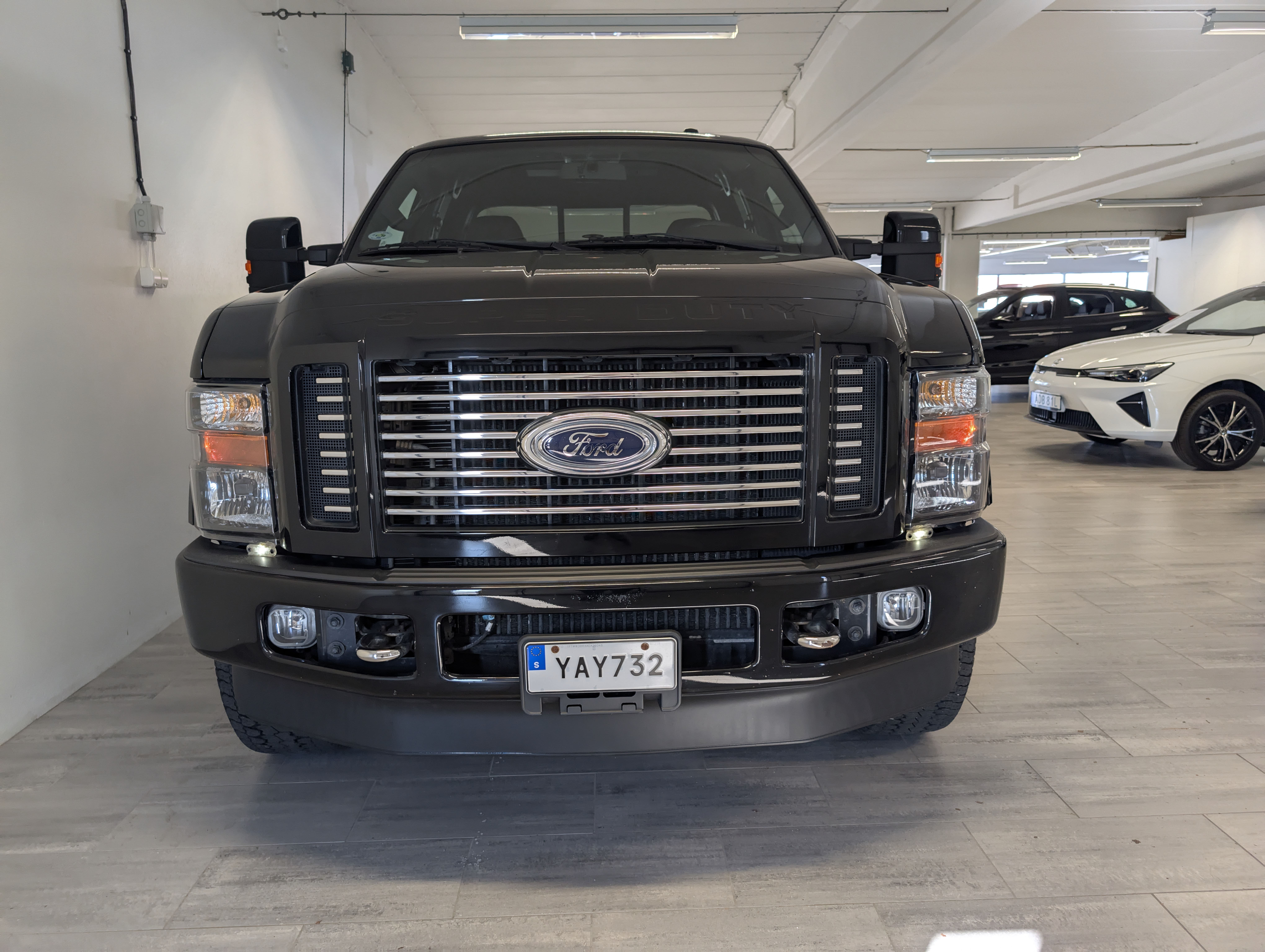Ford F-350 Crew Cab