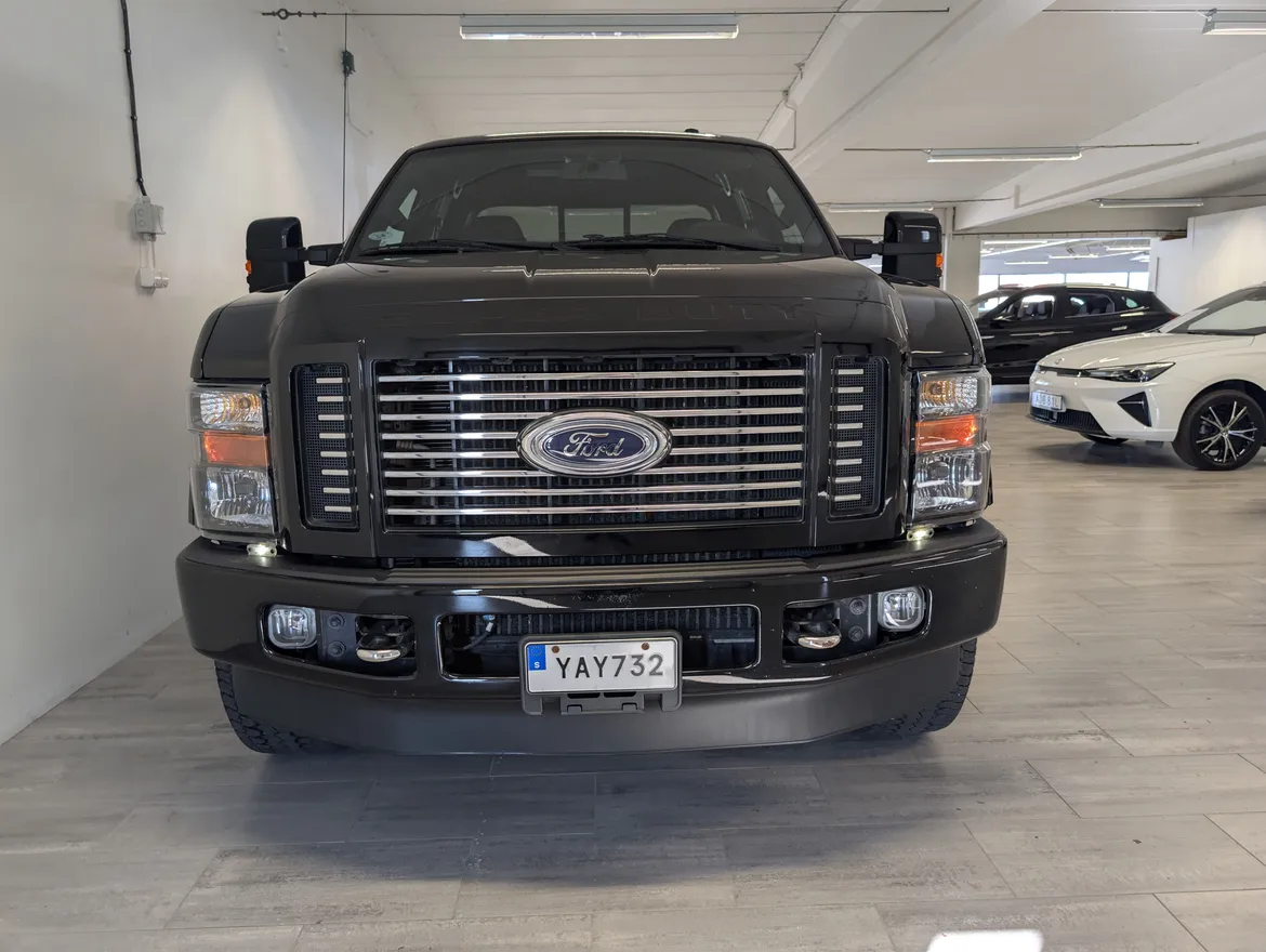 Ford F-350 Crew Cab