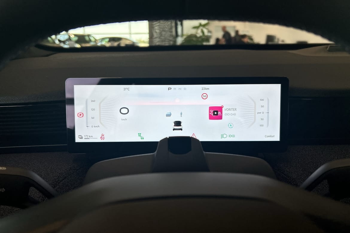 Lynk & Co 02 EV 66 kWh, 272hp, 2025