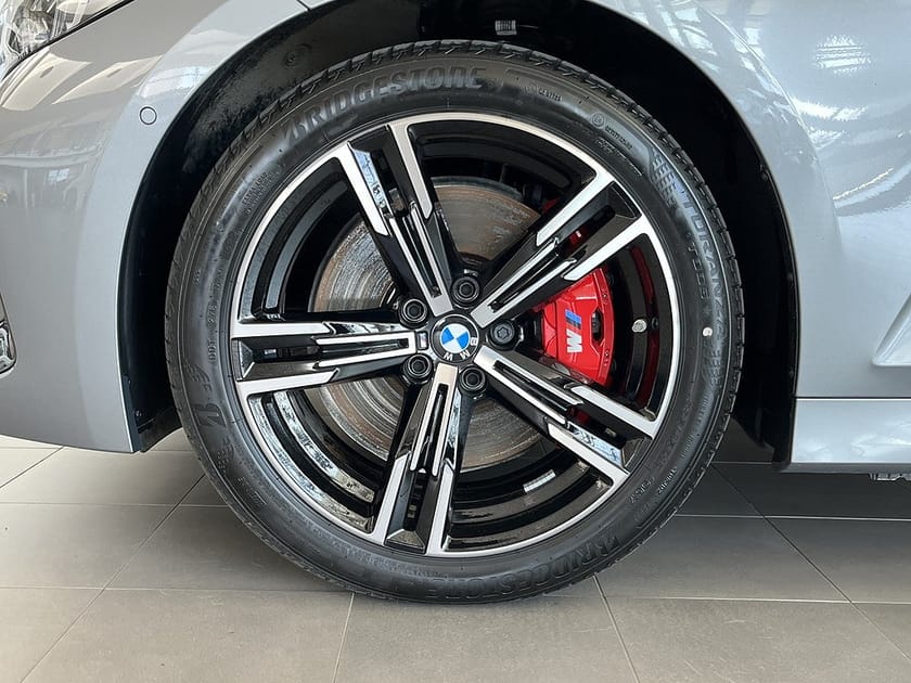 Bild 4 av BMW 320d xDrive Touring 320 M Sport Pro Drag Rattvärme Park Assist