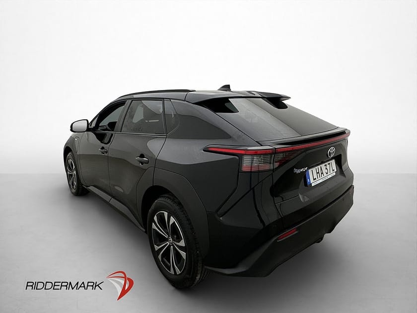 Bild 5 av Toyota bZ4X 71,4 kWh 204hk 360° Kamera Rattvärme